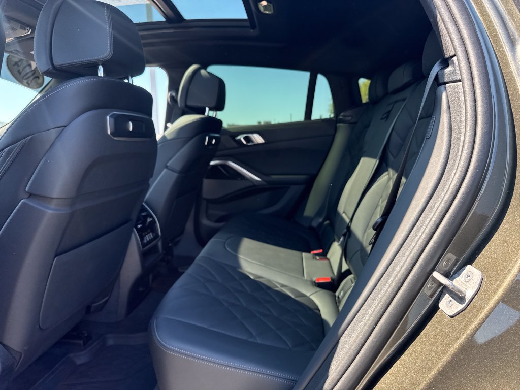 Used 2024 BMW X6 xDrive40i w/ Premium Package AWD/4WD image 18