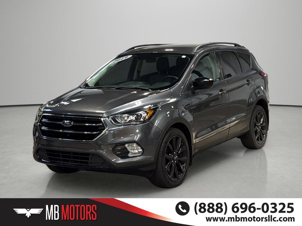 Used 2019 Ford Escape SE w/ SE Sport Appearance Package AWD/4WD image 1