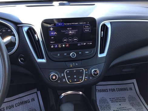 Used 2023 Chevrolet Malibu LT image 14