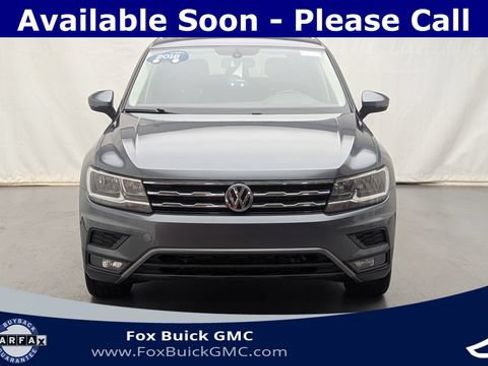 Used 2018 Volkswagen Tiguan SE AWD/4WD image 2