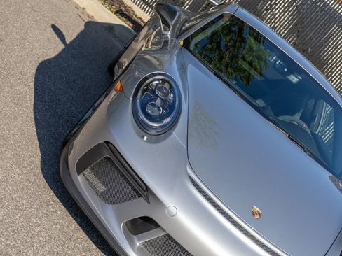 Used 2018 Porsche 911 GT3 RWD image 15