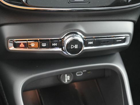 New 2025 Volvo XC40 B5 Plus w/ Protection Package Premier image 15