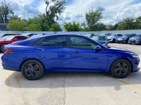 Used 2021 Hyundai Elantra SEL FWD image 6