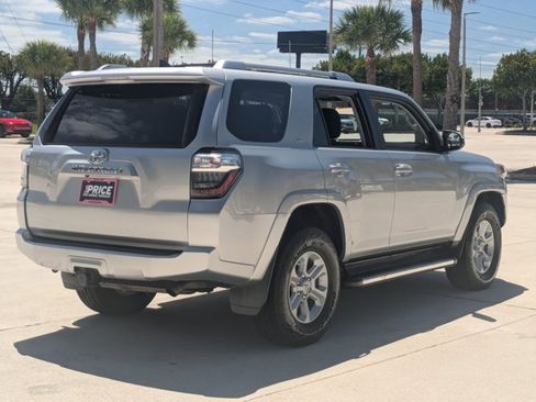 Used 2016 Toyota 4Runner SR5 image 5