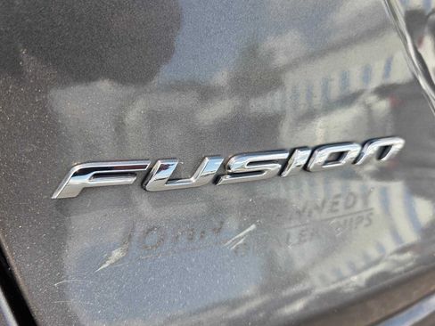 Used 2014 Ford Fusion SE w/ Equipment Group 502A FWD image 14
