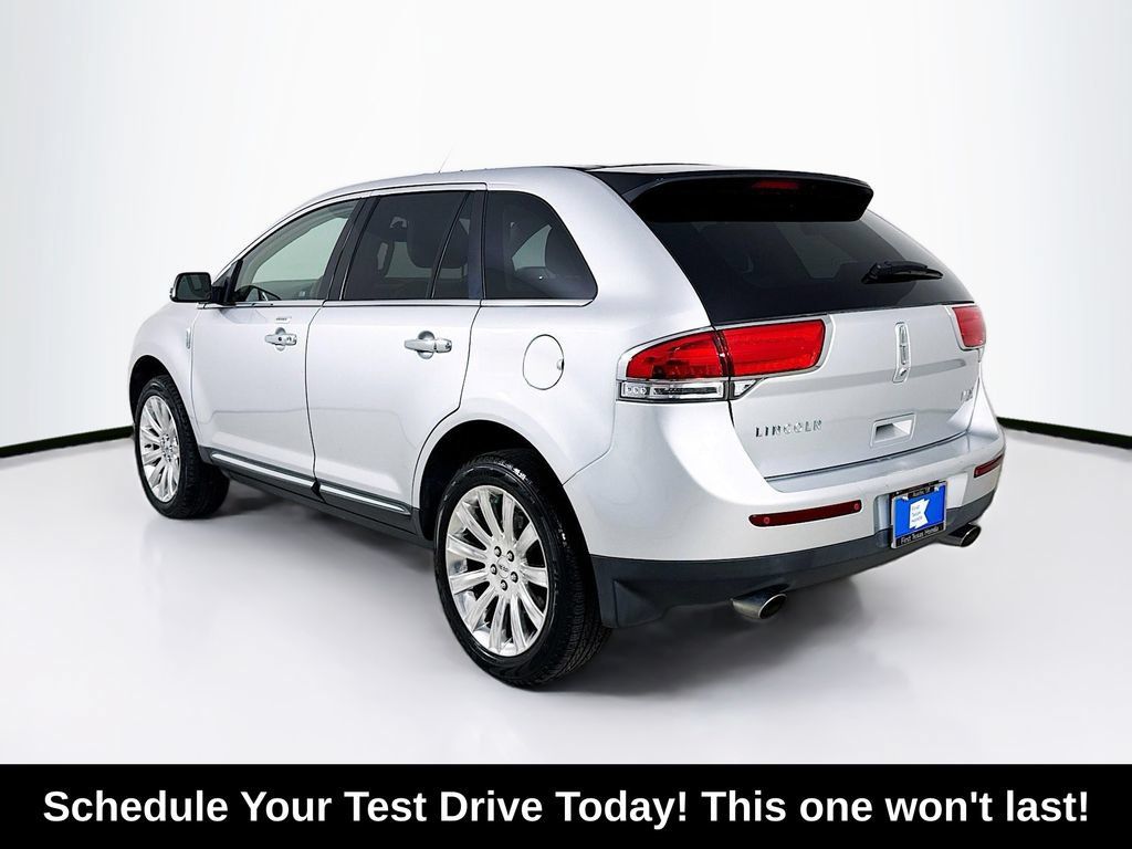 Used 2015 Lincoln MKX FWD w/ Equipment Group 102A image 5