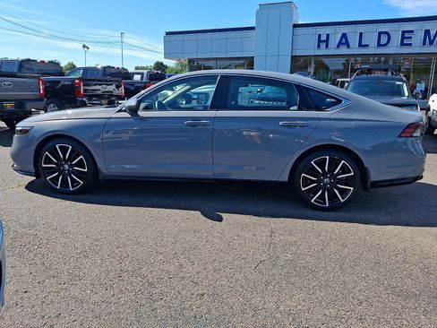 Used 2023 Honda Accord Touring image 4