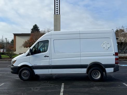 Used 2016 Mercedes-Benz Sprinter 3500 image 2