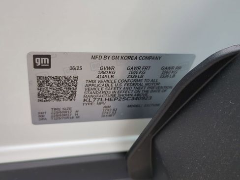 New 2025 Chevrolet Trax LT w/ Driver Confidence Package image 32