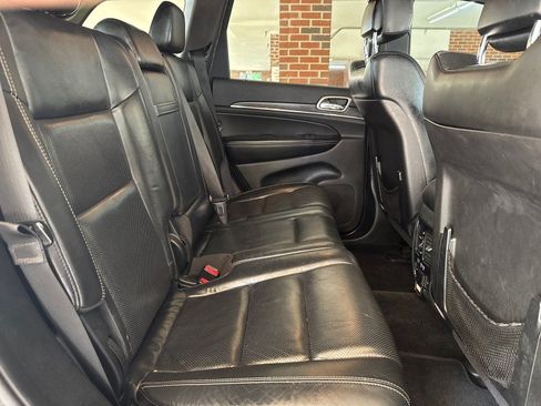 Used 2015 Jeep Grand Cherokee Limited w/ Luxury Group II AWD/4WD image 30