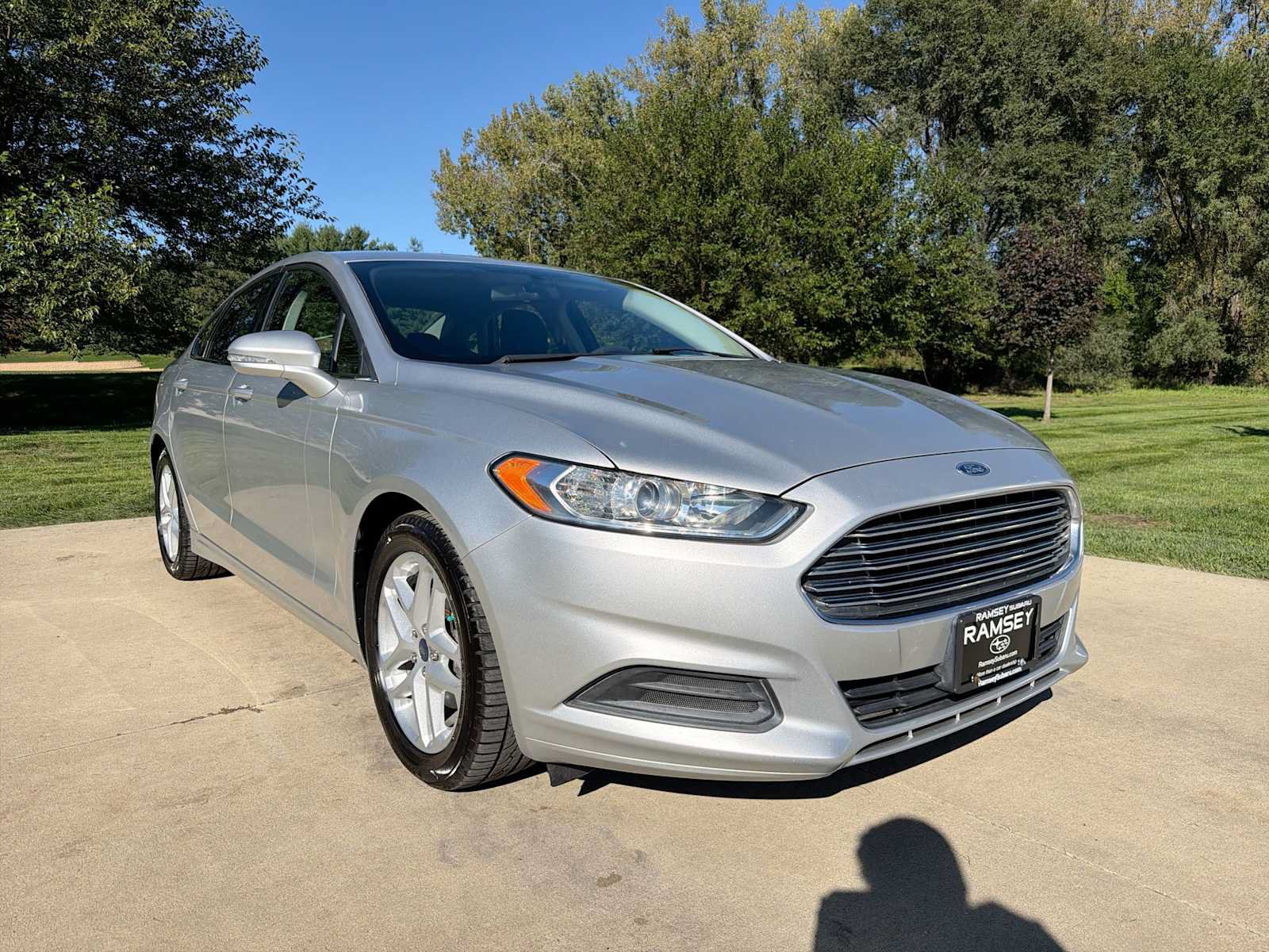 Used 2015 Ford Fusion SE FWD image 8
