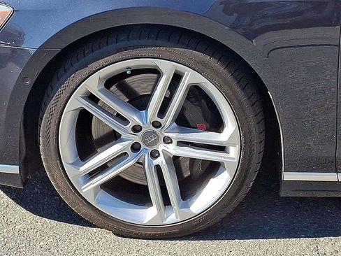 Used 2020 Audi S8 L w/ S8 Executive Package image 29