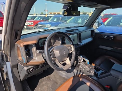 Used 2023 Ford Bronco Outer Banks AWD/4WD image 10