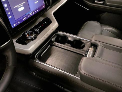 Certified 2025 Ford Expedition Active AWD/4WD image 16