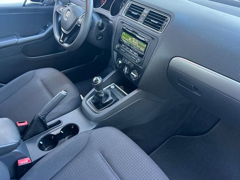 Used 2015 Volkswagen Jetta SE image 12