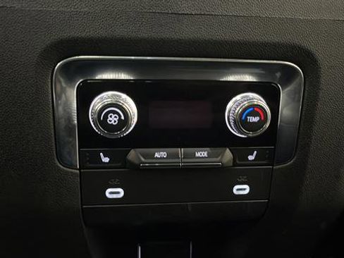 Used 2023 GMC Yukon Denali AWD/4WD image 36