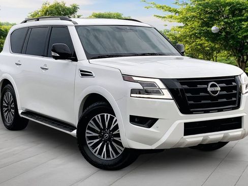 Used 2023 Nissan Armada SL w/ Midnight Edition Package RWD image 3