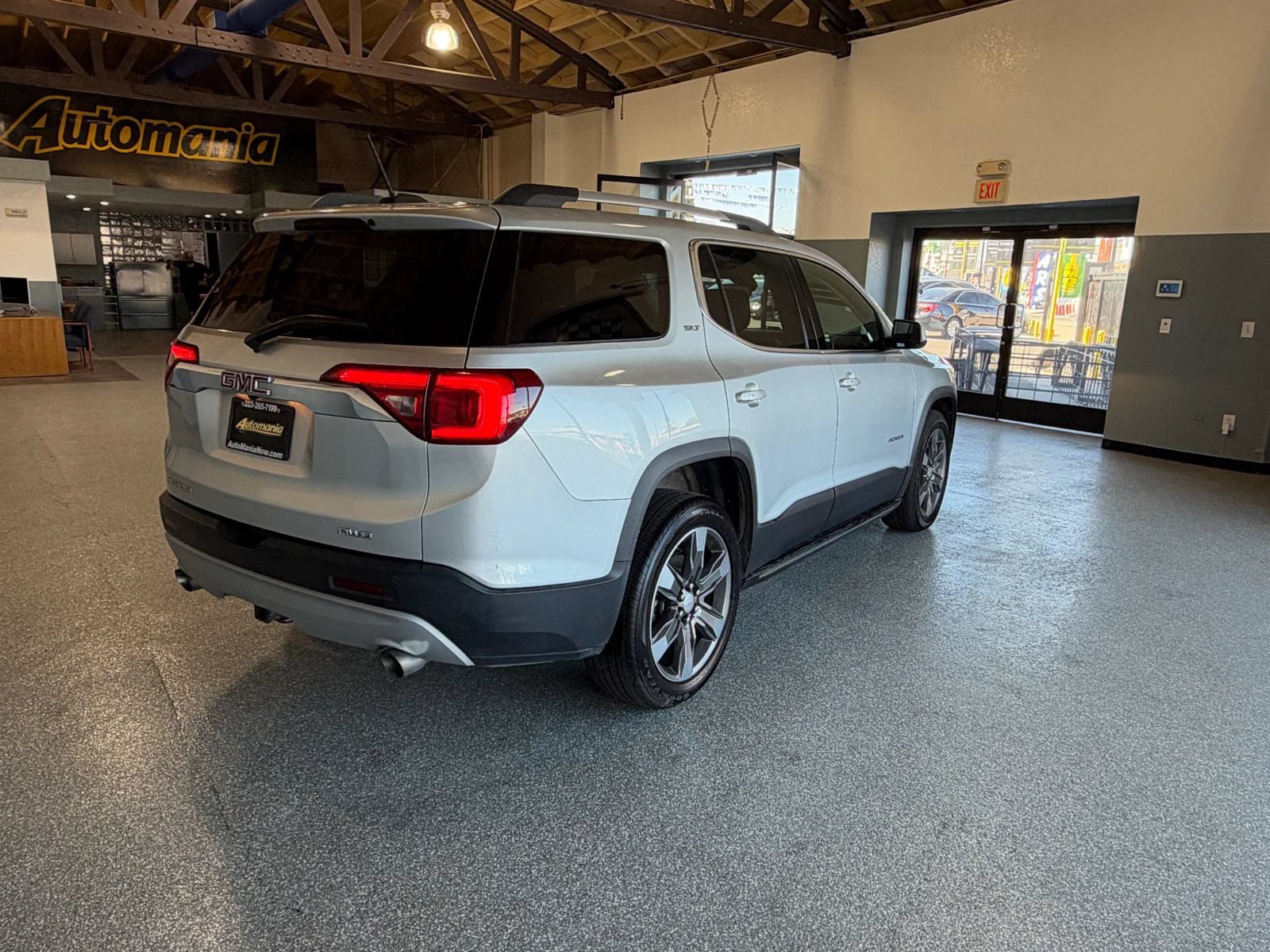 Used 2017 GMC Acadia SLT AWD/4WD image 7