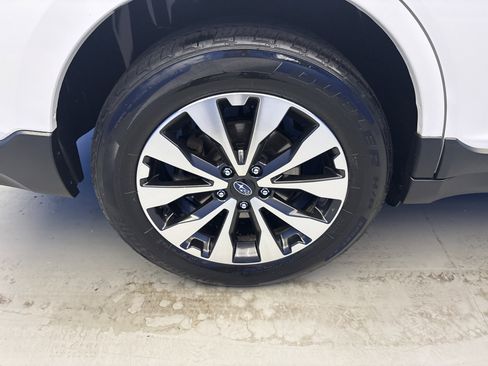 Used 2017 Subaru Outback 2.5i Limited AWD/4WD image 8