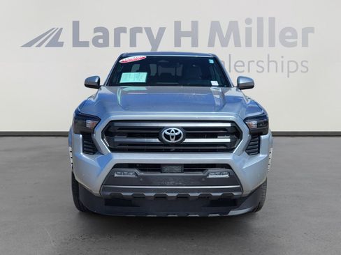 Certified 2025 Toyota Tacoma SR5 image 8