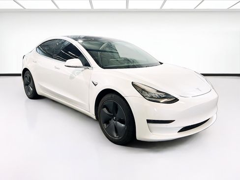Used 2020 Tesla Model 3 Standard Range image 3