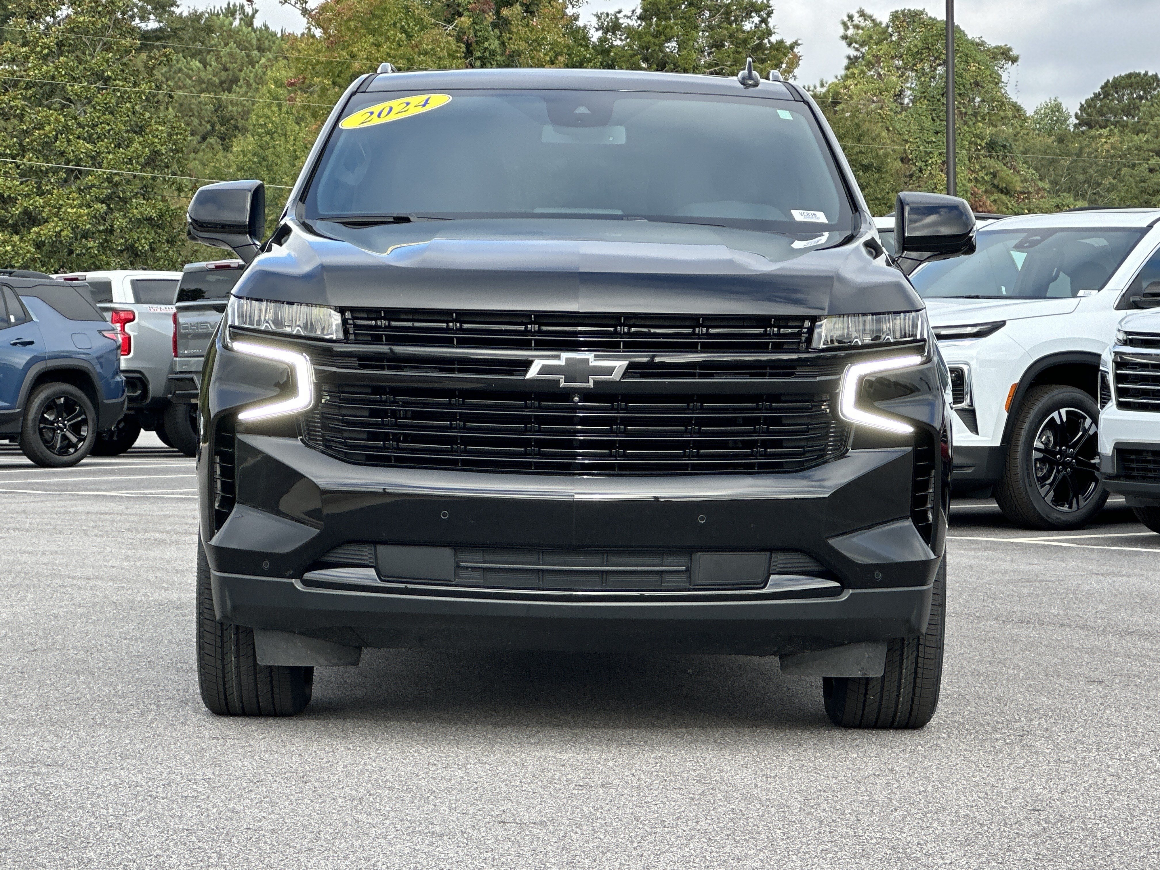 Used 2024 Chevrolet Tahoe RST w/ Luxury Package RWD image 3