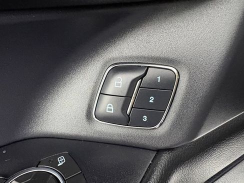 Used 2018 Ford Expedition XLT w/ Equipment Group 202A RWD image 17