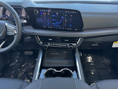 New 2026 Chevrolet Tahoe Premier image 2