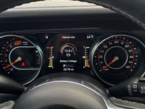 Used 2022 Jeep Wrangler Unlimited Sahara AWD/4WD image 41