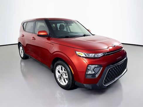 Used 2020 Kia Soul S FWD image 2