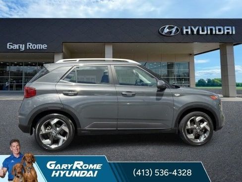 Used 2023 Hyundai Venue SEL FWD image 9