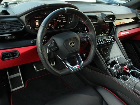 Used 2023 Lamborghini Urus S image 8