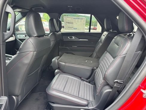 New 2026 Ford Explorer ST-Line w/ ST-Line Street Pack AWD/4WD image 10