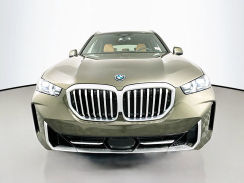 New 2026 BMW X5 xDrive50e image 2