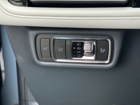 Used 2026 Lincoln Aviator AWD image 19