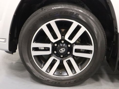 Used 2021 Toyota 4Runner Limited AWD/4WD image 25