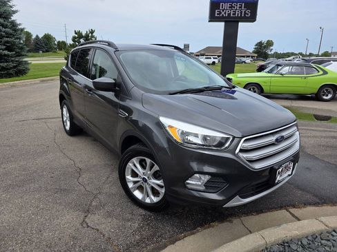Used 2018 Ford Escape SE AWD/4WD image 3