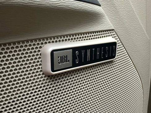 Used 2012 Toyota Venza XLE image 9