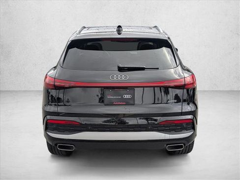 Certified 2025 Audi Q5 Premium w/ Convenience Package image 7