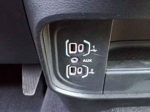 Used 2026 RAM 2500 Big Horn AWD/4WD image 32