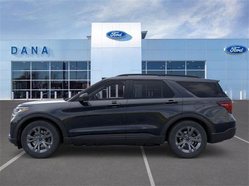 New 2026 Ford Explorer Active image 3