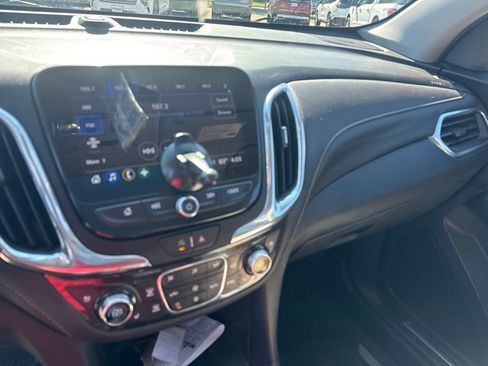 Used 2023 Chevrolet Equinox Premier AWD/4WD image 23