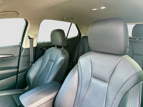 Used 2023 Buick Envision Essence AWD/4WD image 12