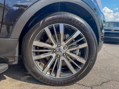 Used 2017 Ford Explorer Platinum AWD/4WD image 24
