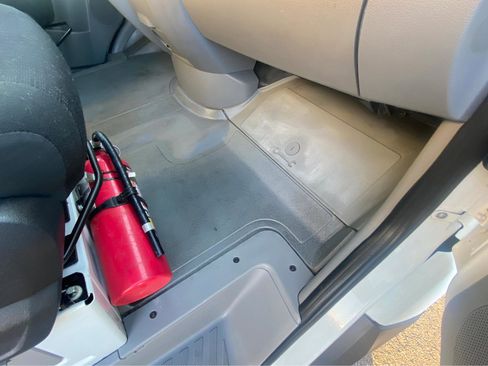 Used 2015 Freightliner Sprinter 2500 image 14