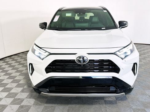 Used 2025 Toyota RAV4 XSE w/ Advanced Technology Package AWD/4WD image 8