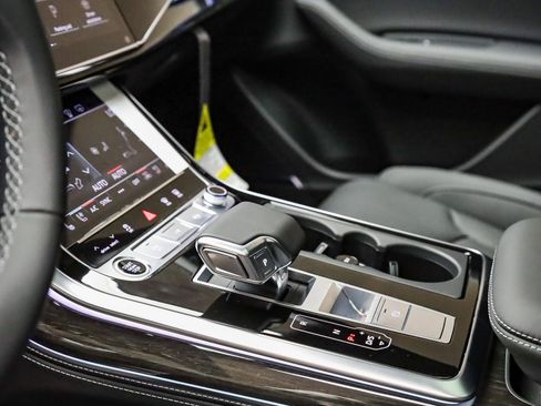 New 2026 Audi Q8 Prestige image 25