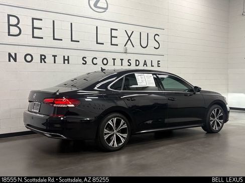Used 2022 Volkswagen Passat 2.0T SE FWD image 4