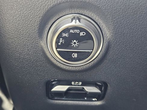 Certified 2025 Mercedes-Benz CLE 300 4MATIC Cabriolet image 21