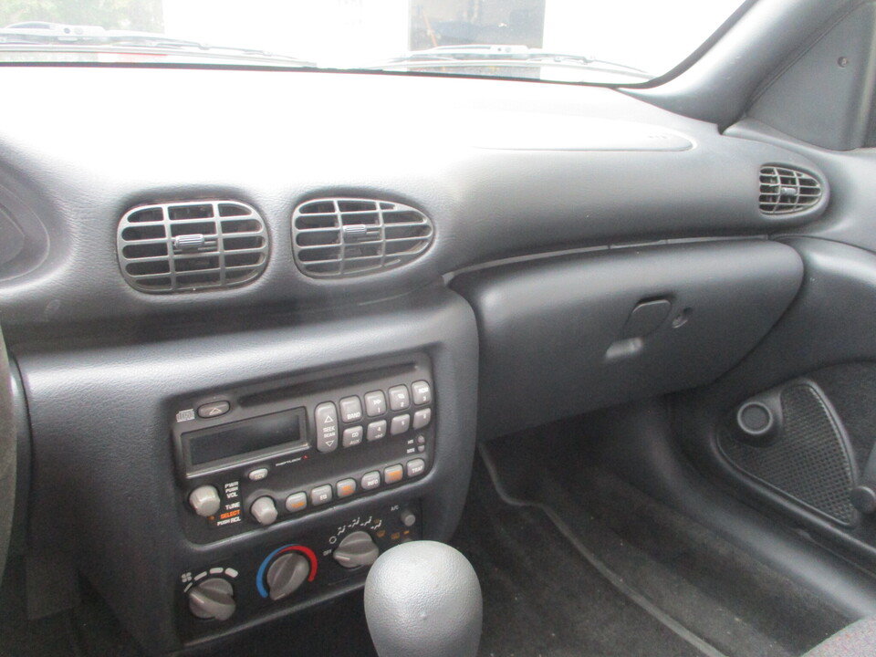 Used 2002 Pontiac Sunfire SE w/ Opt Pkg 1 FWD image 32